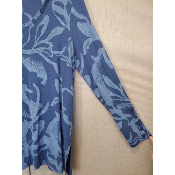 Chico's Cotton Blend Blue Abstract Print Button-Accent V-Neck Tunic Size 2 Large - Picture 2 of 7